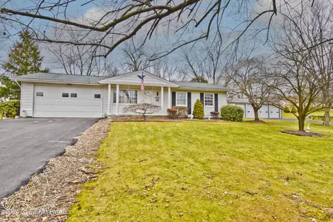 4808 Alder Dr, Walnutport, PA 18088