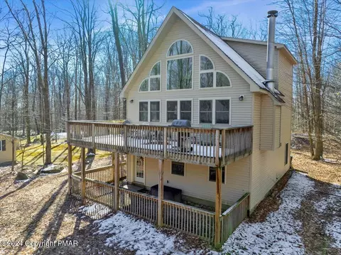 24 W Creek View Dr, Clifton Township, PA 18424