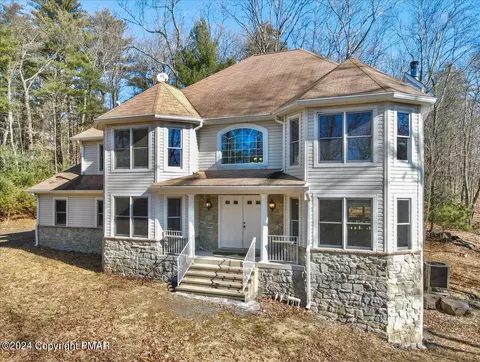208 Evergreen Ct, East Stroudsburg, PA 18302