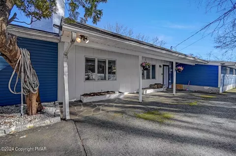 214 Twin Hills Rd, Stroudsburg, PA 18360
