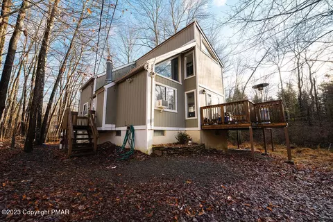 1121 Wiconisco Dr, Pocono Lake, PA 18347