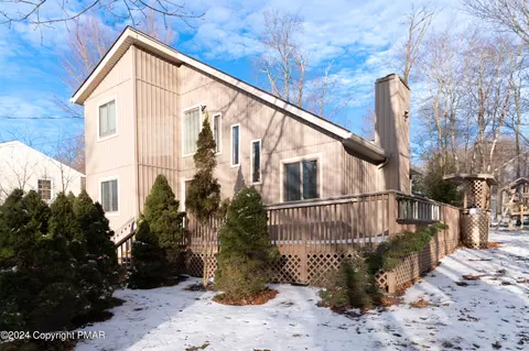 4562 Briarcliff Ter, Tobyhanna, PA 18466