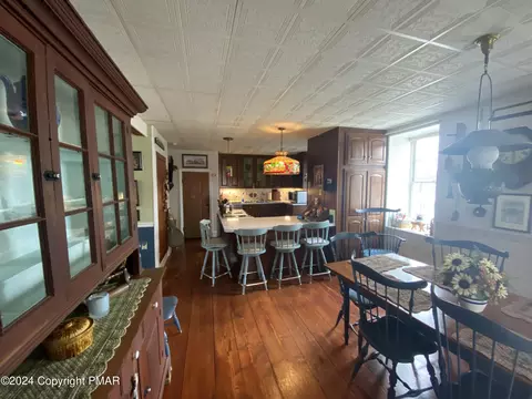 202 Fenner Ave, Sciota, PA 18354 photo 21