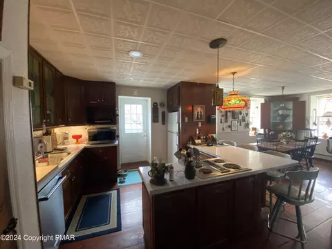 202 Fenner Ave, Sciota, PA 18354 photo 19