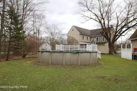 202 Fenner Ave, Sciota, PA 18354 photo 9