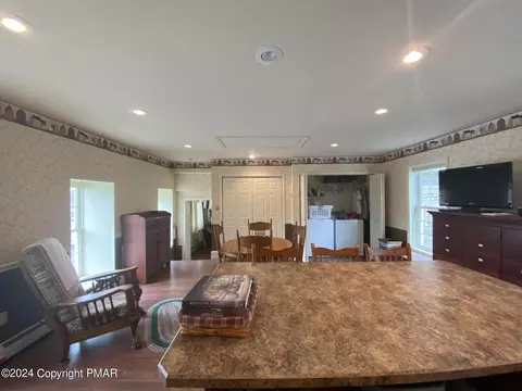202 Fenner Ave, Sciota, PA 18354 photo 27