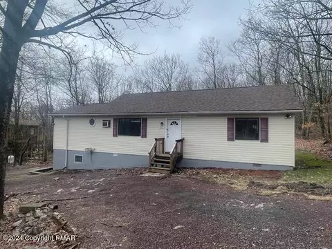 57 W Cherokee Trl, Albrightsville, PA 18210