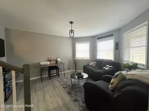 240 Regent St, Bushkill, PA 18324 photo 12
