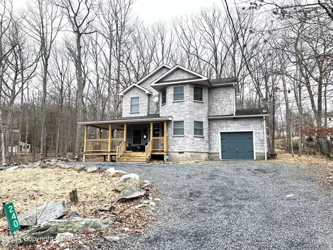 240 Regent St, Bushkill, PA 18324 photo 3