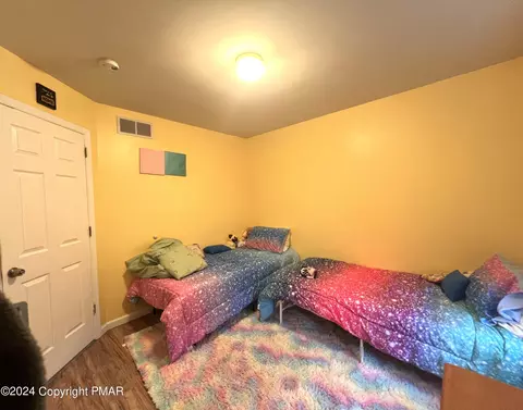 240 Regent St, Bushkill, PA 18324 photo 18