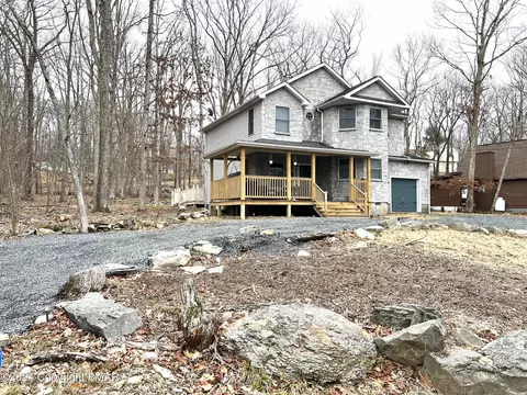 240 Regent St, Bushkill, PA 18324 photo 2
