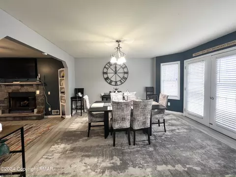 240 Regent St, Bushkill, PA 18324 photo 7