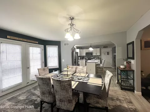 240 Regent St, Bushkill, PA 18324 photo 6