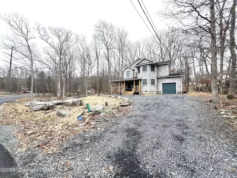 240 Regent St, Bushkill, PA 18324 photo 4