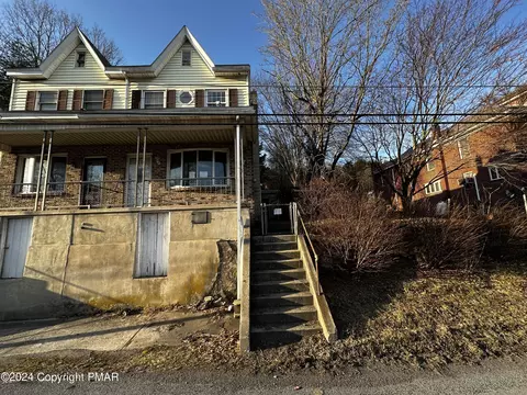 177 Market St, Cumbola, PA 17930