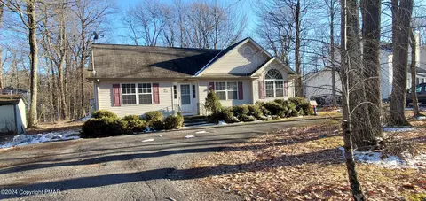813 Trafalgar Rd, Tobyhanna, PA 18466