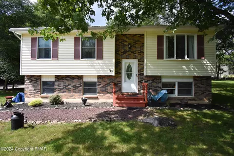 39 Fox Hill Rd, Albrightsville, PA 18210