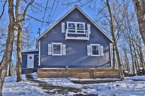 114 Luton Ct, Bushkill, PA 18324