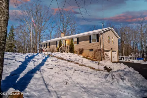 726 N Summit Rd, Bath, PA 18014