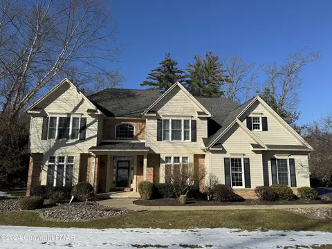 6 Morris Cir, Dallas, PA 18612