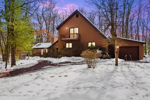 370 Moseywood Rd, Lake Harmony, PA 18624