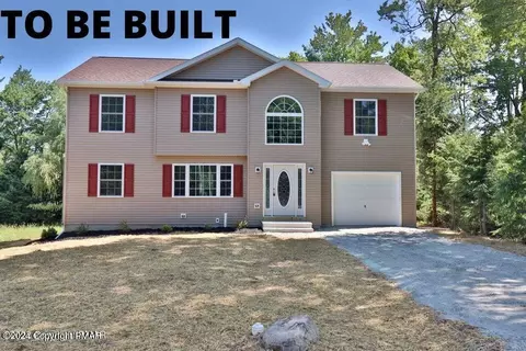 505 W Country Place Dr, Tobyhanna, PA 18466