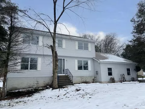 132 Grey Cliff Dr, East Stroudsburg, PA 18302