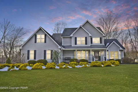 75 Chris Ct, Bangor, PA 18013
