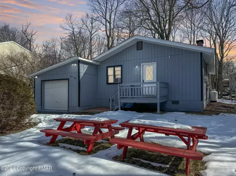 4615 Burnside Dr, Tobyhanna, PA 18466