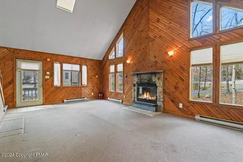 1135 Lancaster Dr, Bushkill, PA 18324 photo 11