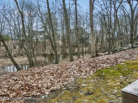 1135 Lancaster Dr, Bushkill, PA 18324 photo 43