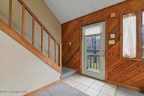 1135 Lancaster Dr, Bushkill, PA 18324 photo 7