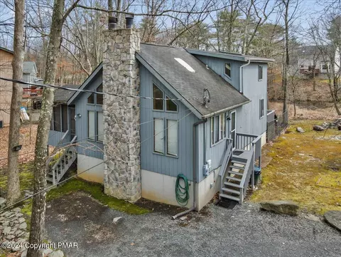 1135 Lancaster Dr, Bushkill, PA 18324 photo 5