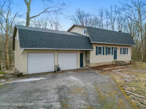 217 Denise Ln, East Stroudsburg, PA 18302
