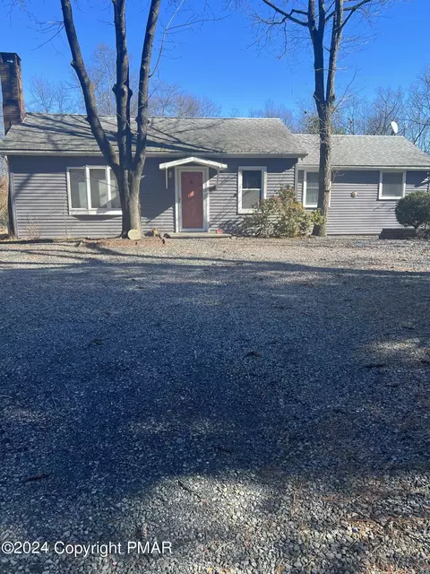 48 Chariton Dr, East Stroudsburg, PA 18301