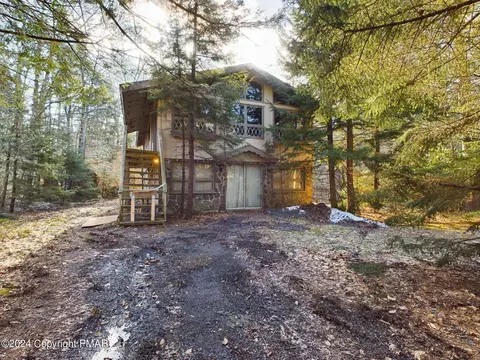 1406 Pine Cone Rd, Pocono Pines, PA 18350
