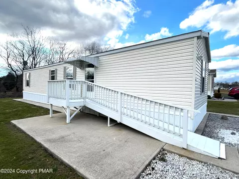 211 Autumn Ln, Lehighton, PA 18235