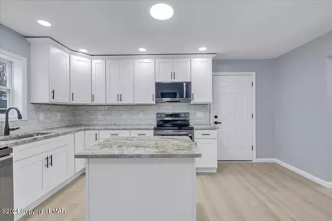 160 Pipher Rd, Bushkill, PA 18324 photo 12