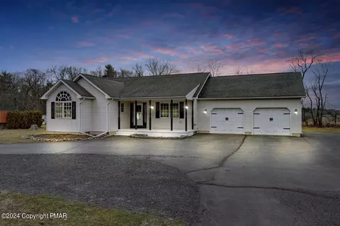 152 Leisure Ln, Effort, PA 18330