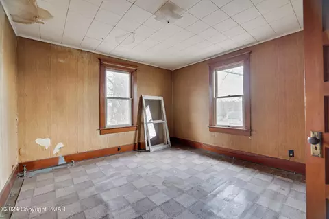 32 E 4th St, Wind Gap, PA 18091 photo 13