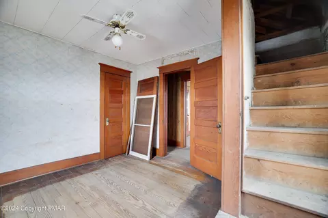 32 E 4th St, Wind Gap, PA 18091 photo 22