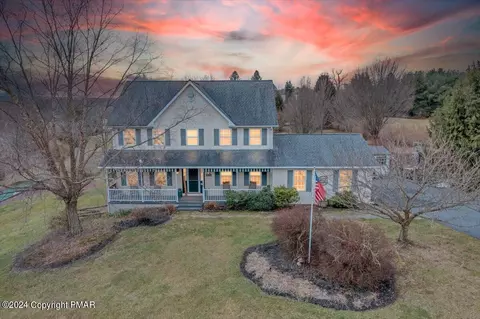 112 Rolling Meadows Rd, Saylorsburg, PA 18353