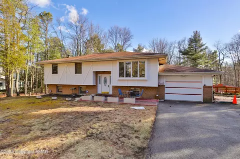 125 Cindy Ln, Saylorsburg, PA 18353