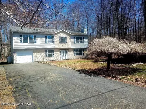 7609 Sawmill Rd, Tobyhanna, PA 18466
