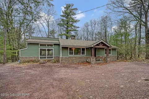 337 Moseywood Rd, Lake Harmony, PA 18624