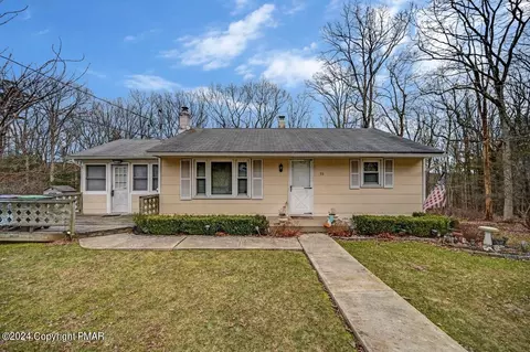 35 Brush Dr, East Stroudsburg, PA 18302