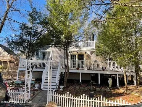 2170 Woodchuck Ln, East Stroudsburg, PA 18302