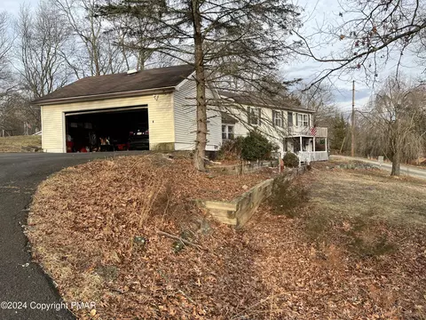 167 Municipal Dr, Bushkill, PA 18324 photo 9