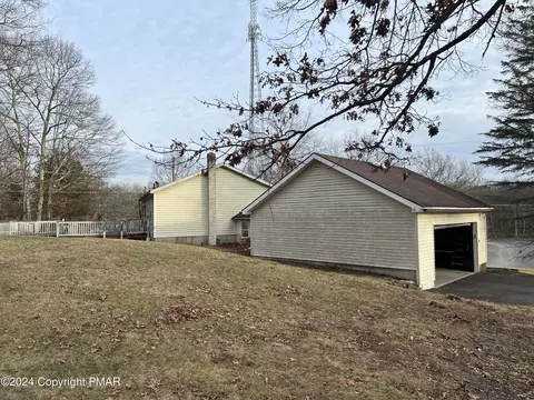167 Municipal Dr, Bushkill, PA 18324 photo 8
