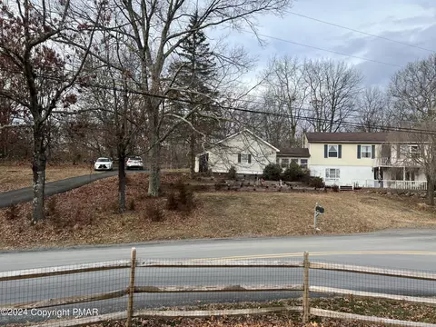 167 Municipal Dr, Bushkill, PA 18324 photo 4